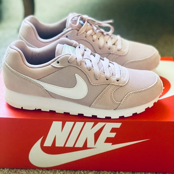 Nike Shoes - NIKE MD Runner 2 Sneakers🌸 7.5🌸 Purple